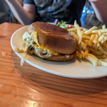 The Fixx - Smash burger..no complaints from my young diner - Breakfast & Brunch Near Me - Haleiwa, Hawaii