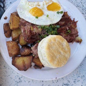 Kihei Caffe - Corn beef hash - Hawaiian Near Me - Kihei, Hawaii