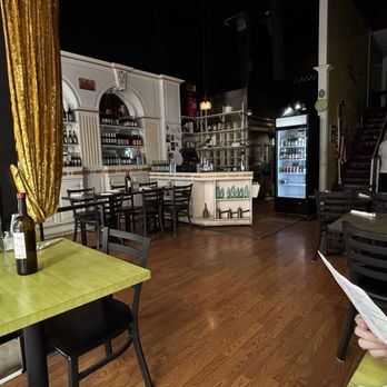 Habibi Restaurant - Small dining area and bar - Lebanese Near Me - Portland, Oregon Habibi Restaurant - Small dining area and bar - Lebanese Near Me - Portland, Oregon