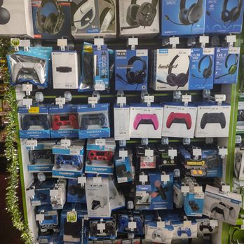 GamePlay - INSIDE GAMEPLAY LIVONIA - Video Game Stores Near Me - Livonia, Michigan GamePlay - INSIDE GAMEPLAY LIVONIA - Video Game Stores Near Me - Livonia, Michigan