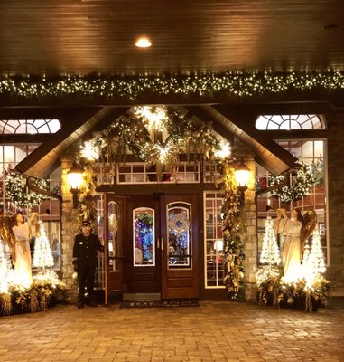 THE INN AT CHRISTMAS PLACE - 247 Photos & 80 Reviews - Hotels - 119
