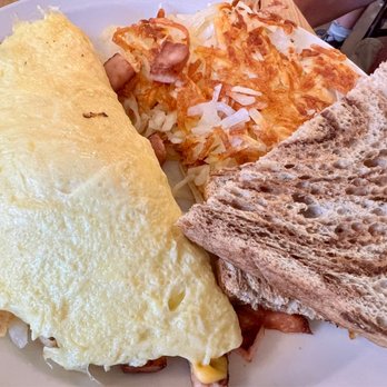 Red Shorts Cafe - Ham & Cheese Omelette - Breakfast & Brunch Near Me - Plymouth, Wisconsin Red Shorts Cafe - Ham & Cheese Omelette - Breakfast & Brunch Near Me - Plymouth, Wisconsin