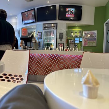 Tuttimelon - a person sitting at a table in a fast food restaurant - Desserts Near Me - Novato, California Tuttimelon - a person sitting at a table in a fast food restaurant - Desserts Near Me - Novato, California
