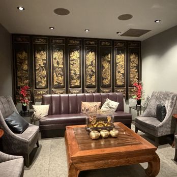 Harborview Restaurant & Bar - Another waiting area - Dim Sum Near Me - San Francisco, California Harborview Restaurant & Bar - Another waiting area - Dim Sum Near Me - San Francisco, California