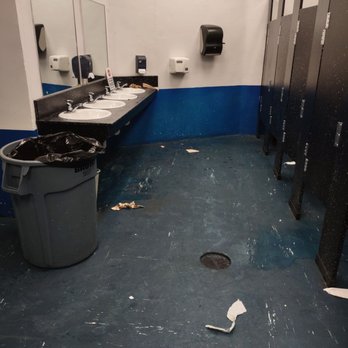 Miami Ice Arena - Dirty bathroom at Kendall Ice Arena. - Skating Rinks Near Me - Miami, Florida Miami Ice Arena - Dirty bathroom at Kendall Ice Arena. - Skating Rinks Near Me - Miami, Florida