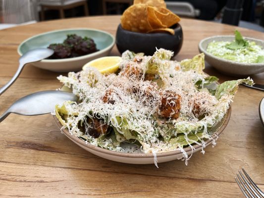 Broken Spanish Comedor by null