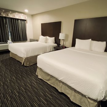 Ramada by Wyndham Monterey - 05.27.22 two Queen beds - Hotels Near Me - Monterey, California