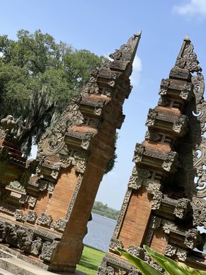 Rip Van Winkle Gardens by null