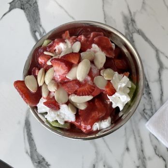 Crème et Miel - Fruit Salad - Patisserie/Cake Shop Near Me - Toronto, Ontario
