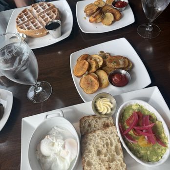 The Pier House - Avocado toast, potatoes, waffle - American Near Me - Cape May, New Jersey