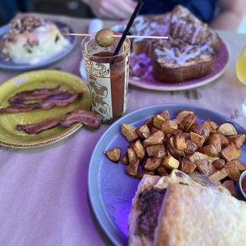Table 33 - Breakfast & Brunch Near Me - Dayton, Ohio