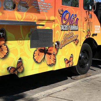Oli's Tacos Y Birria - truck looks very easy to find dish pictures are all over the truck pictures really made meals look appetizing - Mexican Near Me Oli's Tacos Y Birria - truck looks very easy to find dish pictures are all over the truck pictures really made meals look appetizing - Mexican Near Me
