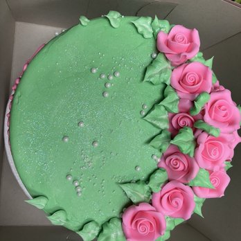 Kake Korner - Strawberry lemon cake - Bakeries Near Me - Laurel, Maryland
