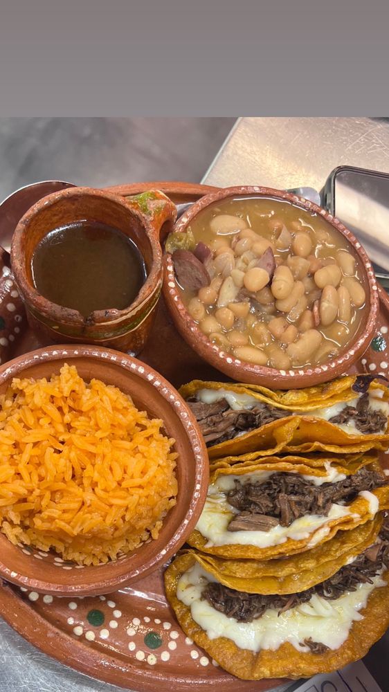 Birrieria El Compadre