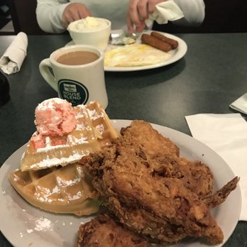 Metro Diner - Fried chicken and waffles - American Near Me - Wilmington, Delaware Metro Diner - Fried chicken and waffles - American Near Me - Wilmington, Delaware