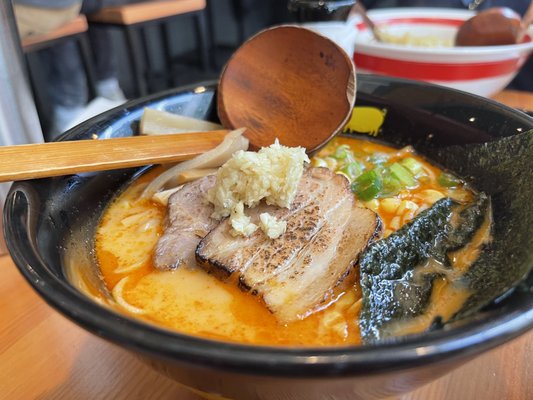 KINTON RAMEN SQUARE-VICTORIA by null