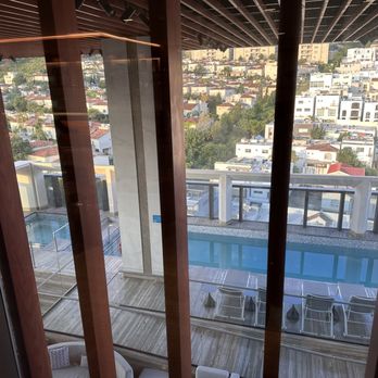 Hilton Monterrey Valle - Pool on 6th floor - Hotels Near Me - Monterrey, NLE