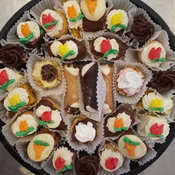 The Kakery - Bakeries Near Me - Newington, Connecticut