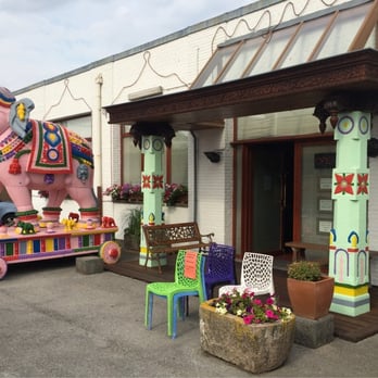 Mala India - Entrée du magasin - Home Decor Near Me - Waterloo, WBR