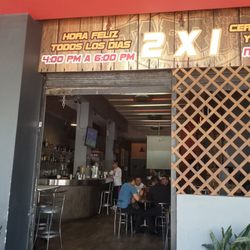 Los Tarros - View of bar