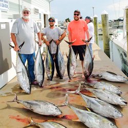 3 Amigos Sportfishing - BOOM! Had 9 hooked up at once....landed every one