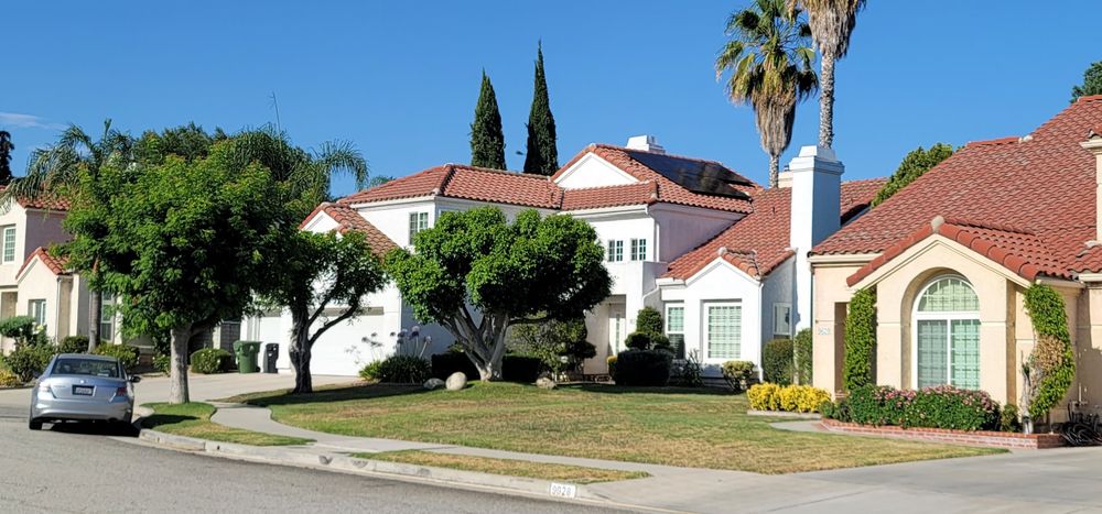 Slide of Premier Roofs & Solar