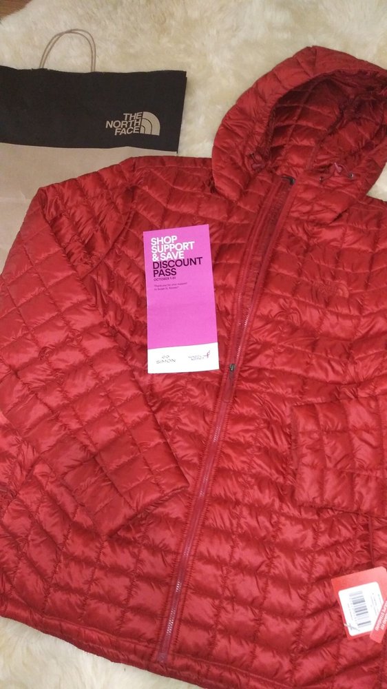 The North Face Allen Premium Outlets, Allen Roadtrippers