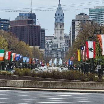 Washington Monument - Downtown Philadelphia - Public Art Near Me - Philadelphia, Pennsylvania Washington Monument - Downtown Philadelphia - Public Art Near Me - Philadelphia, Pennsylvania