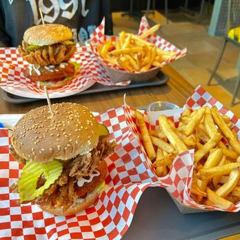 Onion Bombz - OB Chicken Burger - Burgers Near Me - Montreal, Quebec Onion Bombz - OB Chicken Burger - Burgers Near Me - Montreal, Quebec