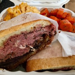 Modern Rotisserie - Prime Rib Sandwich with Cheez-It Mac & Cheese & Carrots