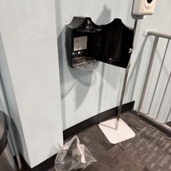 Anytime Fitness - Sanitary wipe service