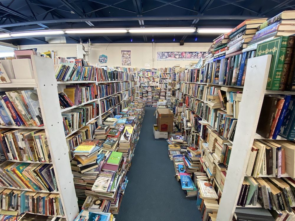 The Book Shelf Logo
