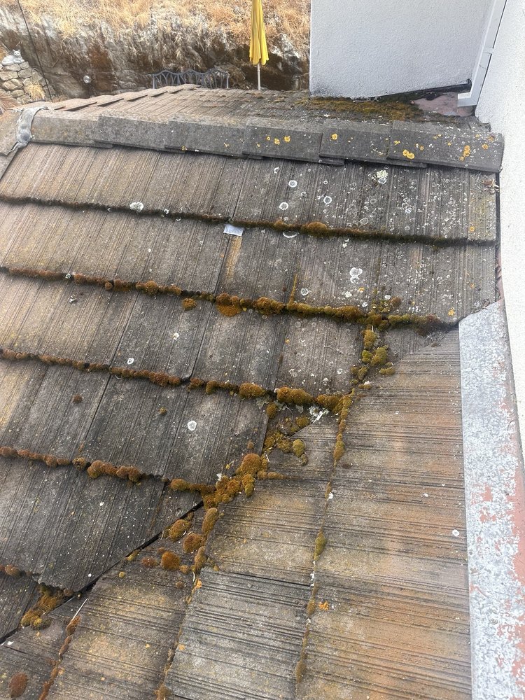 Slide of Diamond Ridge Roofing