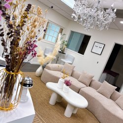 TT Lashes & Spa - Our new beautiful lobby @ Sherman Oaks