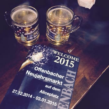 Offenbacher Weihnachtsmarkt - Der Weihnachtsmarkt geht nahtlos in den Neujahrsmarkt über. Einige Aussteller machen aber nur den Weihnachtsmarkt mit. - Christmas Markets Near Me - Offenbach, HE