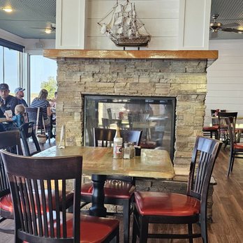 Dead Fish Grill - American Near Me - Belton, Texas
