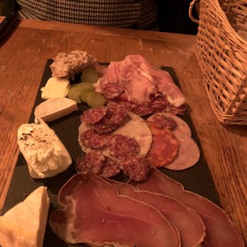 5e Cru le Bar - charcuterie platter - Wine Bars Near Me - Paris, 75