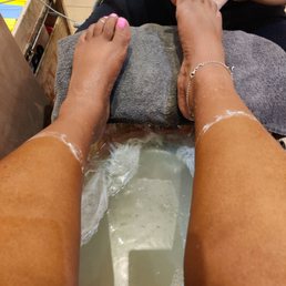 Linda giving me a LAVA PEDICURE