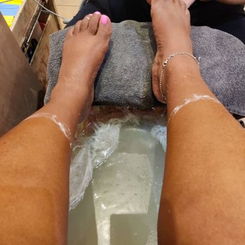Wonder Nails Salon & Spa - Linda giving me a LAVA PEDICURE - Nail Salons Near Me - Taylor, Michigan