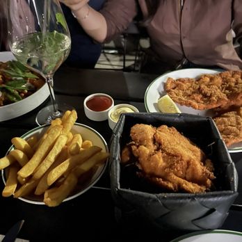STUWER - Neues Wiener Beisl - viennese fried chicken and fries - Austrian Near Me - Vienna, 9