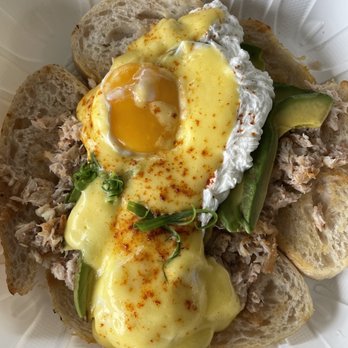 Moena Café - Crab benedict - Cafes Near Me - Honolulu, Hawaii Moena Café - Crab benedict - Cafes Near Me - Honolulu, Hawaii