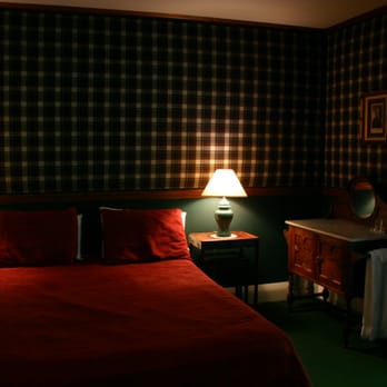 The Venice Beach House - Master bed room - Hotels Near Me - Los Angeles, California