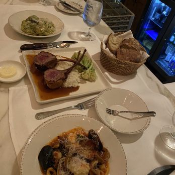 Carmine's - Italian Near Me - Bellevue, Washington