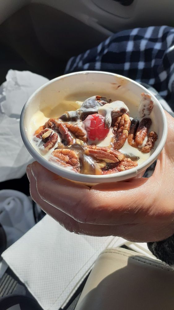 Food from Leon's Frozen Custard