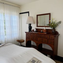 Jeanne's room. So private and comfortable. Jeanne's room. So private and comfortable.