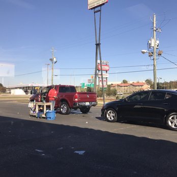 Spiffy's Car Wash - Car wipe-down area out front. - Car Wash Near Me - Tuscaloosa, Alabama