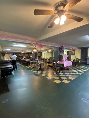 Davis Cafe by null