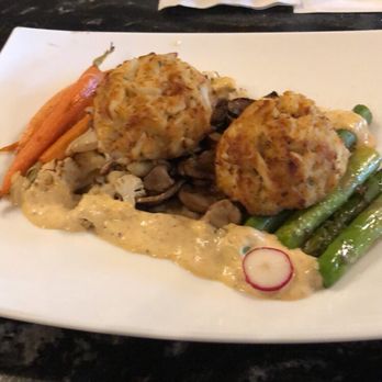 Blackwall Hitch - Crab cakes with veggies - New American Near Me - Baltimore, Maryland Blackwall Hitch - Crab cakes with veggies - New American Near Me - Baltimore, Maryland