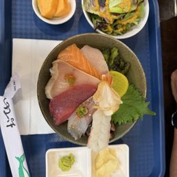 Kobe Donburi w/ assorted sashimi (tuna, salmon, yellowtail, albacore, ebi shrimp)