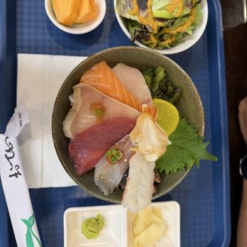 Omatase Japanese Kitchen - Kobe Donburi w/ assorted sashimi (tuna, salmon, yellowtail, albacore, ebi shrimp) - Japanese Near Me - Mesa, Arizona
